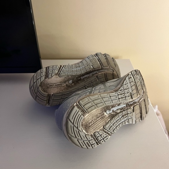 Women’s ASICS - Picture 6 of 7